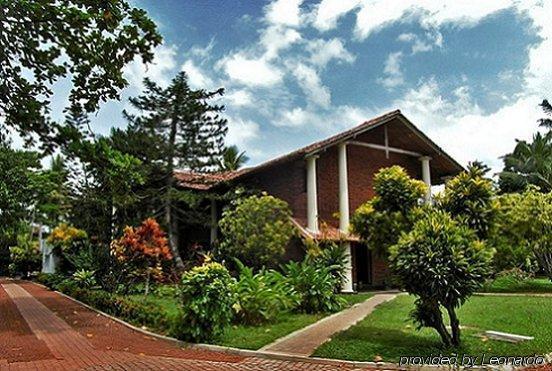Yoho Rivi Ras Hotel Dehiwala-Mount Lavinia Kültér fotó