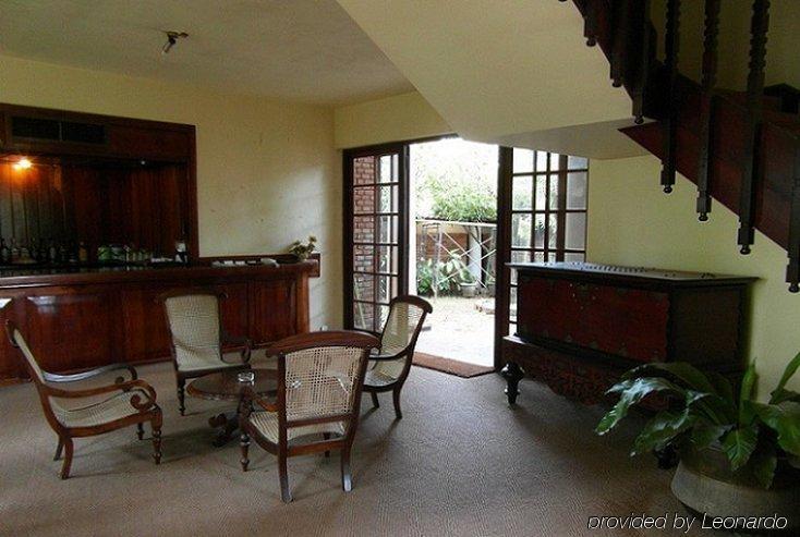 Yoho Rivi Ras Hotel Dehiwala-Mount Lavinia Beltér fotó