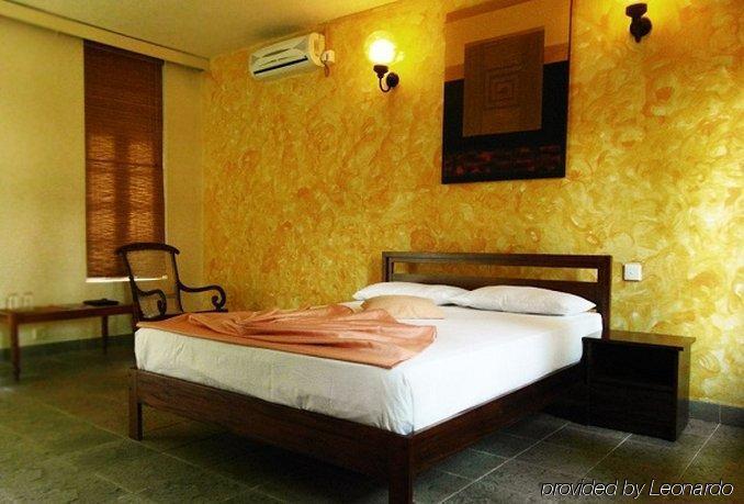 Yoho Rivi Ras Hotel Dehiwala-Mount Lavinia Szoba fotó