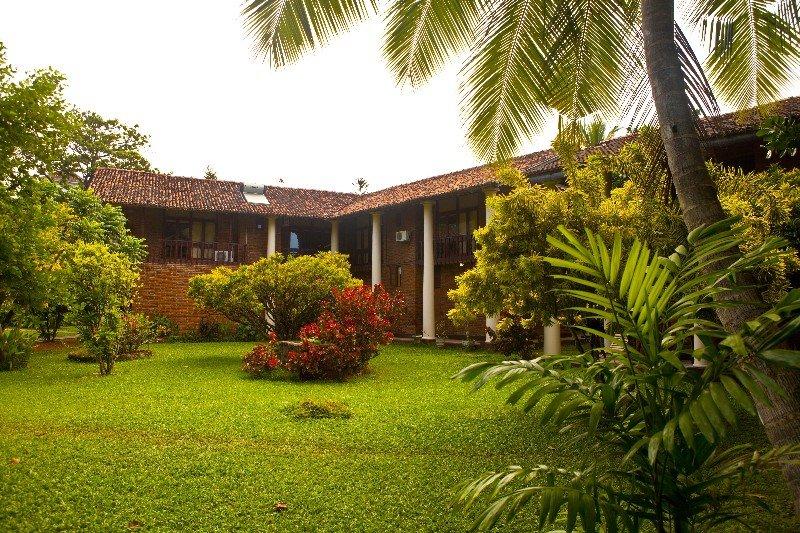 Yoho Rivi Ras Hotel Dehiwala-Mount Lavinia Kültér fotó