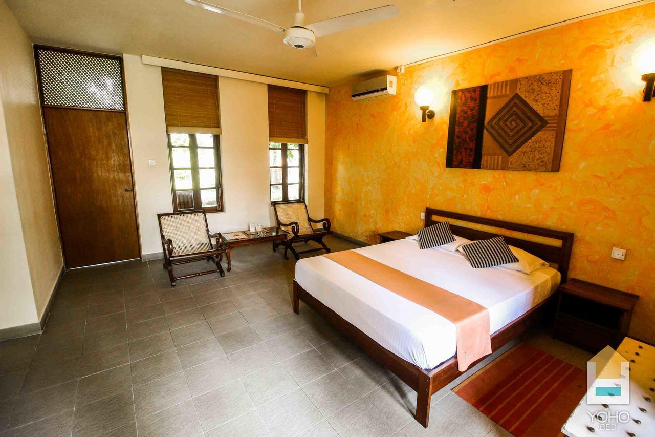Yoho Rivi Ras Hotel Dehiwala-Mount Lavinia Kültér fotó