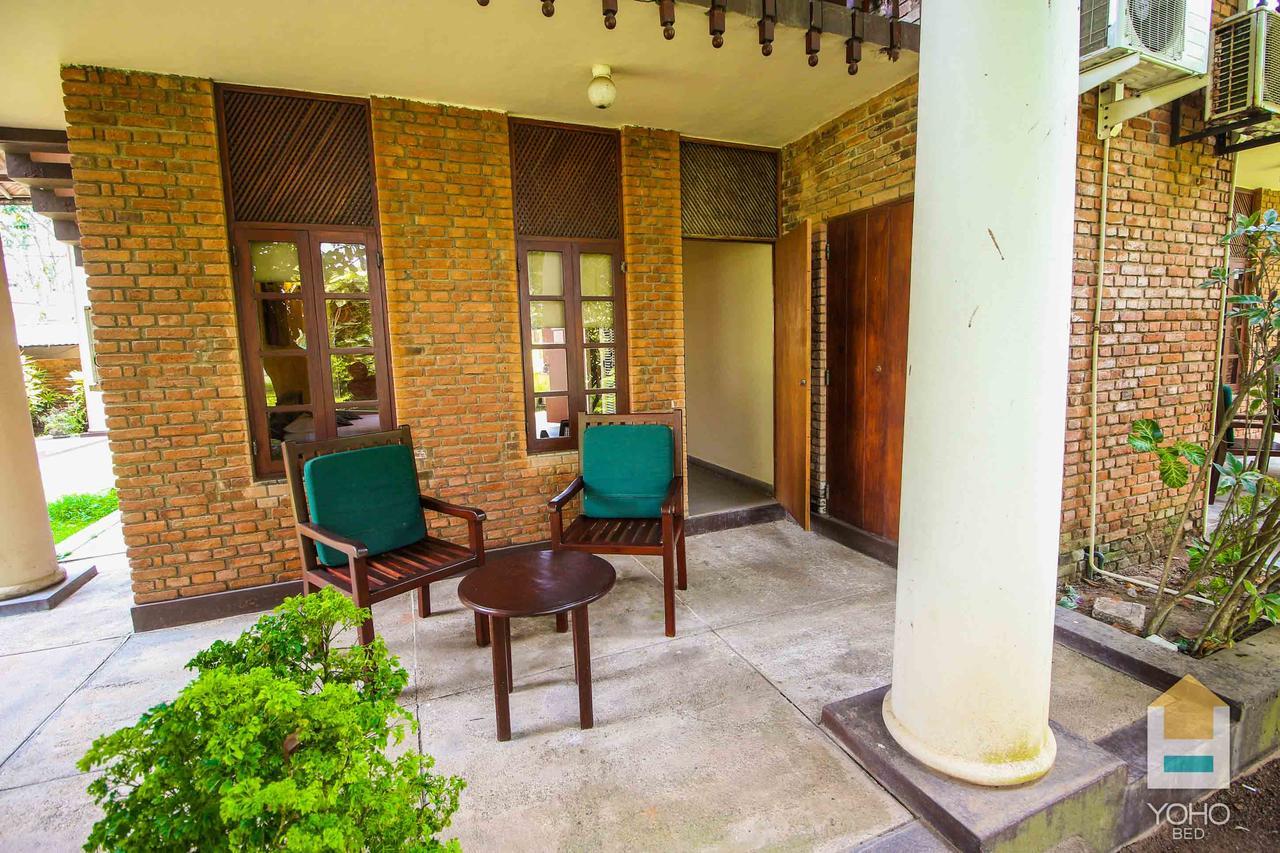 Yoho Rivi Ras Hotel Dehiwala-Mount Lavinia Kültér fotó