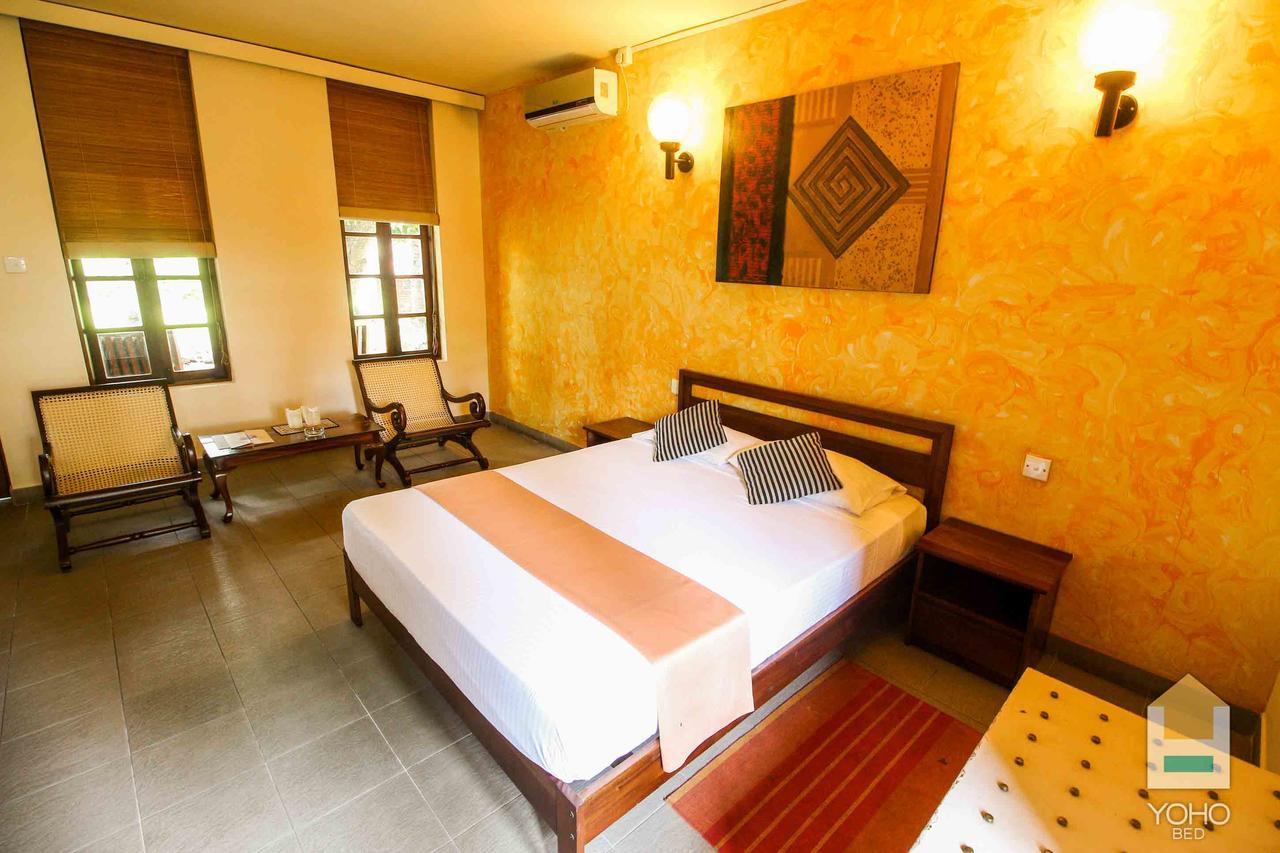Yoho Rivi Ras Hotel Dehiwala-Mount Lavinia Kültér fotó