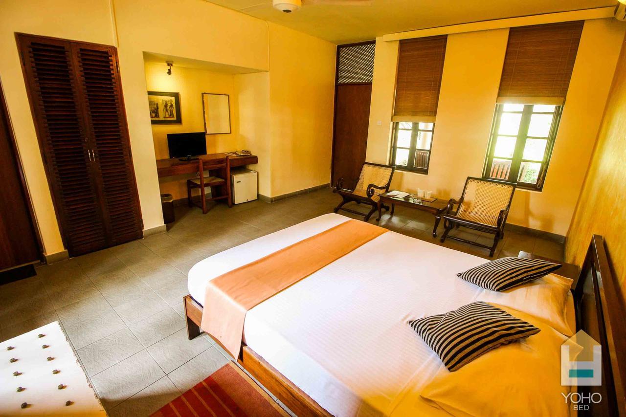 Yoho Rivi Ras Hotel Dehiwala-Mount Lavinia Kültér fotó