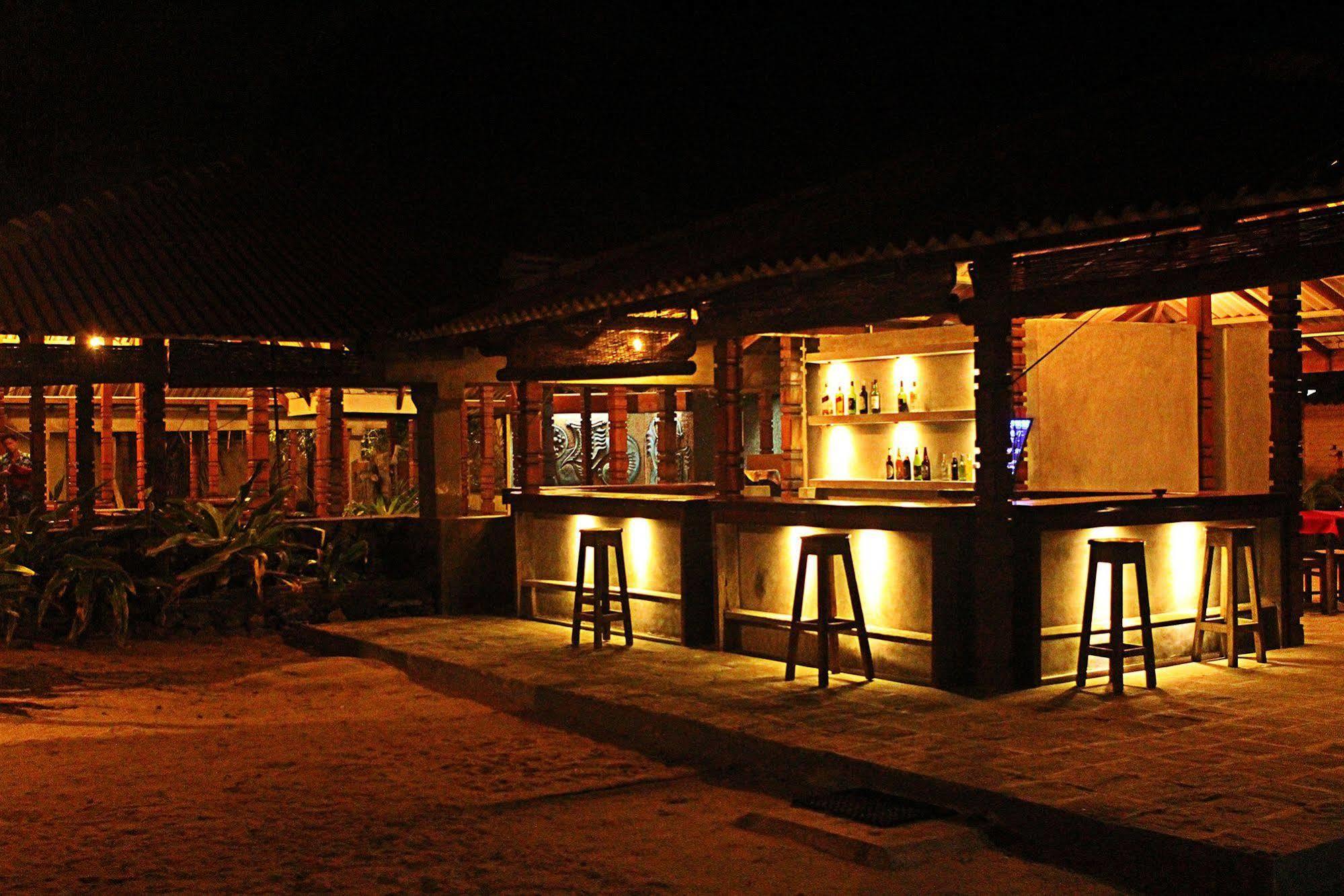 Yoho Rivi Ras Hotel Dehiwala-Mount Lavinia Kültér fotó